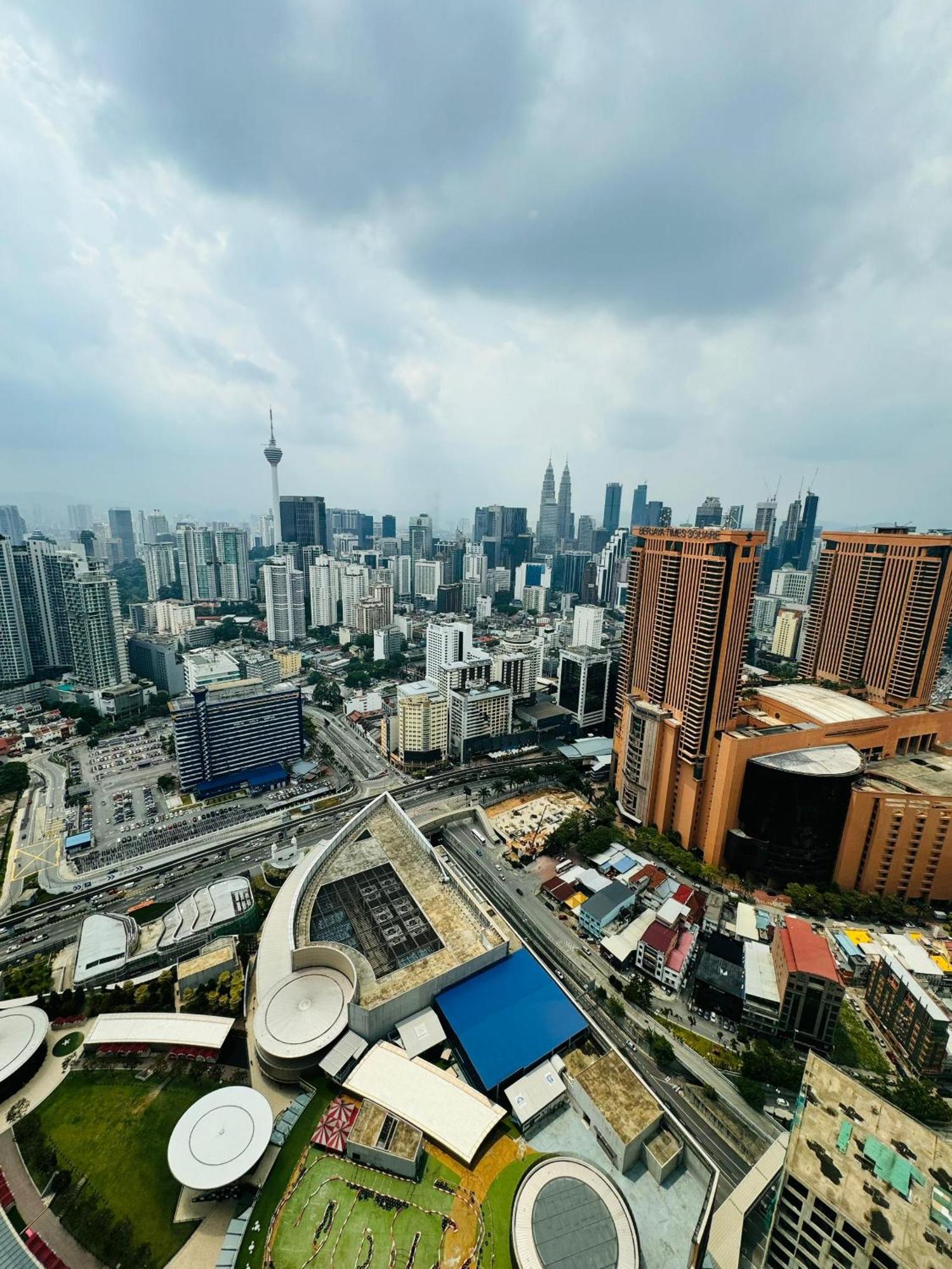 Lucantia Serviced Suites Kuala Lumpur Exterior foto